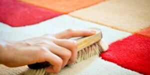 Как правильно чистить шерстяные ковры