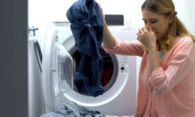 Как избавиться от затхлого запаха и запаха сырости от одежды