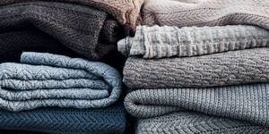 Как стирать шерстяной свитер, чтобы он не растянулся?