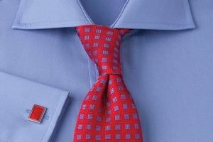 Как постирать галстук и погладить его?