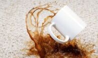Как удалить пятно кофе с дивана?