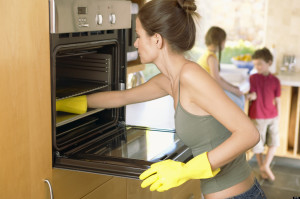 как почистить духовку от нагара